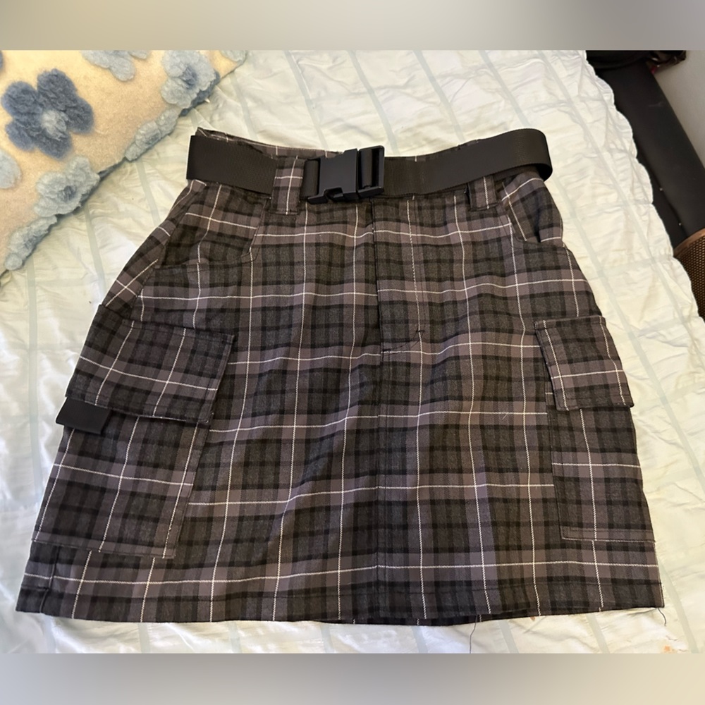 Xs plaid mini skirt with chunky black belt from garage  cute ,classy/trashy!